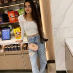 Ruhanika Dhawan Instagram - What Am I looking at ?¿ #canyouguess
