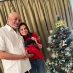 Ruhanika Dhawan Instagram – Dad…or rather I should say my real-life Santa’s festive surprise just made this Christmas extra special! 🎄✨ Unwrapping the magic of ‘Youva Dazzle’ journals, turning every thought into a sparkling memory.📓💖 Grateful for these heartwarming moments and the creativity that my dad inspires. 

Wishing you all a season filled with love, joy, and a touch of sparkle! ✨🎁
#Dazzle #Journals #YouvaWorld #festive #Youva #YouvaSatinFabric #caseboundnotebook #satincovers #journal #sequence 
#Learn #Think #create #trend #trending #buynow #ChristmasMagic #youvaproducts #festivegifts #ruhaanikaforyouva #ruhaanikadhawan #fyp
