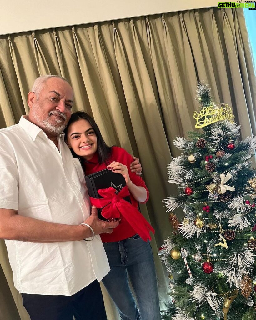 Ruhanika Dhawan Instagram - Dad...or rather I should say my real-life Santa’s festive surprise just made this Christmas extra special! 🎄✨ Unwrapping the magic of ‘Youva Dazzle’ journals, turning every thought into a sparkling memory.📓💖 Grateful for these heartwarming moments and the creativity that my dad inspires. Wishing you all a season filled with love, joy, and a touch of sparkle! ✨🎁 #Dazzle #Journals #YouvaWorld #festive #Youva #YouvaSatinFabric #caseboundnotebook #satincovers #journal #sequence #Learn #Think #create #trend #trending #buynow #ChristmasMagic #youvaproducts #festivegifts #ruhaanikaforyouva #ruhaanikadhawan #fyp