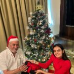 Ruhanika Dhawan Instagram – Dad…or rather I should say my real-life Santa’s festive surprise just made this Christmas extra special! 🎄✨ Unwrapping the magic of ‘Youva Dazzle’ journals, turning every thought into a sparkling memory.📓💖 Grateful for these heartwarming moments and the creativity that my dad inspires. 

Wishing you all a season filled with love, joy, and a touch of sparkle! ✨🎁
#Dazzle #Journals #YouvaWorld #festive #Youva #YouvaSatinFabric #caseboundnotebook #satincovers #journal #sequence 
#Learn #Think #create #trend #trending #buynow #ChristmasMagic #youvaproducts #festivegifts #ruhaanikaforyouva #ruhaanikadhawan #fyp