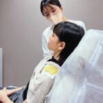 Ruka Instagram - 先日アンチエイジングケアをしに　@perleclinic 行ってきました🌼 @dr.satomi 先生が丁寧に自分の悩みを聞いてカウンセリングしてもらって、 最適の治療を提案してくれたよ💭 今回はシワ防止とフェイスラインリフトのためボトックスを施術し、 あと年齢と共に肌がコラーゲンが生成するのも遅くなり、目の下ちょっと凹みを感じるどころにほんのりコラーゲンの注射も初めてしてみた、即改善を実感した❣️ 次からはパーソナルスキン治療で 肌に応じた治療をオーダーメイドで組み立て、治療する。 産後から自分の肌質結構変わって、色んな変化が起きて、 スキンケアこれから頑張ってみたいと思う。 これから肌の変化を楽しみ🫧✨ #パーソナルスキンケア