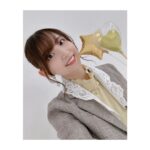 Rumi Okubo Instagram - ⁡ テレビアニメ【推しの子】 苺プロダクション☆ファン感謝祭2023🍓 ⁡ オフショットその③！ これでラスト！ ⁡ こちらは会場で発売された パンフレットのオフショです📸 ⁡ 黄色を基調にした秋コーデ🍁💛 可愛い風船や小物もたくさんで、 とっても撮影が楽しかったです！ こちらもスタイリストは原田幸枝さん👗 ⁡ そしてインタビューも盛りだくさん！！ それがなんと、キャスト7人分ー！！！ これは豪華すぎますね…( ˘ω˘) ⁡ そんなパンフレットを含め、 イベントのグッズは現在カドカワストアにて 予約販売を受付中です☝🏻 ⁡ 買い逃した方も、 改めて欲しくなった方も、 既に持っている方も(笑)、 他のグッズも含め、 是非ぜひよろしくお願いします🙏🏻 ⁡ あとは前日リハの時の写真と、 MEMちょぬい＆有馬ちゃんぬいとツーショ(笑) そして最後、ライブオーラスのシーン！ ⁡ これで感謝祭関連の投稿は全部かな！ いやぁ〜本当に写真いっぱい撮った！📸 これでもかなり①〜③まで厳選しました！ ⁡ ⁡ 本当に楽しい1日をありがとうございました🍓 いつか感謝祭の感謝祭やりましょうね(笑) それではまた、おつめむ〜😈🌟 ⁡ ⁡ #推しの子 #苺プロダクションファン感謝祭2023 #大久保瑠美