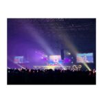 Rumi Okubo Instagram - ⁡ テレビアニメ【推しの子】 苺プロダクション☆ファン感謝祭2023🍓 ⁡ オフショットその①！ まずはソロのオフショットです！ ⁡ トークパートはイエローをメインにした 可愛らしくも大人っぽい衣装でした！ スタイリストは原田幸枝さん👗 大きい星のピアスもお気に入りです🌟 ⁡ ⁡ ライブパートはなんとあのアイドル衣装製作で 有名なオサレカンパニーさん🤵‍♀️✨ MEMちょはショートパンツだったので、 中が見えすぎないよう原作ではニーハイなのですが、 今回はタイツにしてもらいました！ こちらからの細かい要望にも応えてくださり、 細部までこだわって頂き… 「本当に新生B小町の衣装だー！！！」 って最初に見た時は感動しました🥺✨ ⁡ 踊りやすくて、可愛くて、着るのが 毎回楽しかったです💛 ありがとうございました！ ⁡ MEMちょぬいと同じ格好してるー♪って イベント中もぬい連れ回してました(笑) ⁡ ⁡ そしてマネージャーが撮ってくださった、 ライブ中の後ろからの舞台の風景も 舞台上の私たちからは見えないので とても新鮮でした！ たくさんのサイリウムの海…✨ どのキャラも好きだし、 どんなカラーでも嬉しいですが、 やっぱり黄色のサイリウムを見ると 元気が出ました！！ ちゃんと見えてたよ、君のサイリウム！！！ ありがとうーーー💛💛💛 ⁡ ⁡ 実はちゃんと衣装着て歌って踊ってのライブは すごく久しぶりだったので、 身体作るのも体力作るのも最初は心配だったのですが、 最初の頃から長年やっていた七森中ごらく部が めちゃくちゃ歌って踊ってのコンテンツだったので、 ちゃんと身体が感覚を覚えていて、 振り付けも割とスムーズに入りましたし 個人的に自分の大事なポイントは 「歌って踊っている最中はどんなに大変でも、 笑顔でいること！！」(歌詞の内容によっては 違う時もありますが…) なんですけど、それも含め、パフォーマンスが しっかり私の中に根付いているというか…！ ちゃんと今まで経験したことって 身体が覚えてて、身になっているんだなぁって、 こっそり感心したりしてました…笑 ⁡ 経験してきたことも、 きっと今経験したことも、 これからの私の力になっていくんだな。 そんな風に思えるライブでした。 ⁡ ⁡ 配信をご購入の方は12月3日の期限までは 何度でも見られるので、 イベントをたくさん見てくださいねー！！ ⁡ ⁡ ⁡ ⁡ その②へ続く〜！ ⁡ ⁡ ⁡ #推しの子 #苺プロダクションファン感謝祭2023 #大久保瑠美 #MEMちょ ⁡ ⁡ ⁡