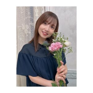 Rumi Okubo Instagram - ⁡ ⁡ 9月27日！ お誕生日を迎えました🎂✨ ⁡ 皆さんの応援のおかげで、 今も声優として色々なことができています！ 今年もコメント欄を解放しますので、 インスタでも是非皆さんのお声を聞かせてください☺️ ⁡ 応援してくれる人がいることは当たり前ではないし、 頑張らせて頂ける現場があることも当たり前ではないし、 任せてもらえる役があることも、当たり前ではない。 ⁡ 1つ1つに感謝しつつ、 キャラクターを大切にする心を忘れずに、 ファンの皆さんを楽しませ続けられるよう、 34歳も頑張ります💪🏻(*´◒`*) ⁡ ⁡ これからも、大久保瑠美をよろしくお願いします✨ ⁡ ⁡ ⁡ 写真はちょうど撮影があって、 可愛いお花もあったので撮ってもらいました🥳💐 撮影の詳細も情報解禁をお楽しみに♪ ⁡ ⁡ ⁡ ⁡ #大久保瑠美 #お誕生日 #おめでとう私ぃ！
