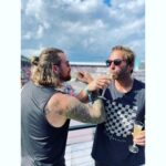 Ryan Hansen Instagram - 🌴🏁F YEAH F1 MIAMI!!!🏁🌴 Just an insane trip with the best dudes in the world! @daxshepard @matthewstylist @bestfriendaaronweakley @erickrich @charcurtis @f1 @danielricciardo F1 Miami Grand Prix