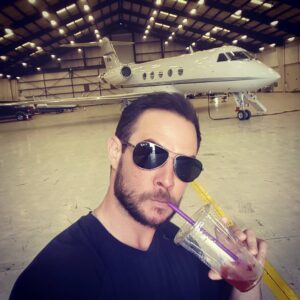 Ryan Merriman Instagram - Three of my favorite things #privatejet #icetea #setlife This was a fun day of filming!!👍😎@sunnydazemovie #tbt with @jasonwiles @thestephenpeace see ya soon fellas!