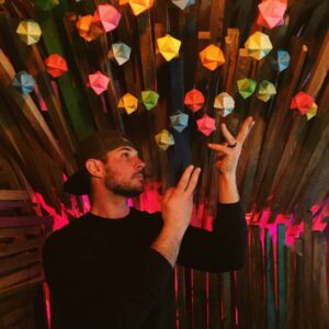 Ryan Merriman Instagram - I call this exhibit....Floating balls of awesomeness 🤔#whatshappening #art #magic #trippy