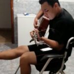 Ryan Vasquez Instagram - Cantando Vivo por ella. De @andreabocelliofficial em a @cpdelaydebrandao ontem de noite. Segunda feira tive um acidente de moto, graça a deus está todo bem só esperar para voltar andar de novo. Estou muito grato com @medjoycinha, @crisgama3430 y todo seu equipe da @cpdelaydebrandao. Humaitá, Amazonas