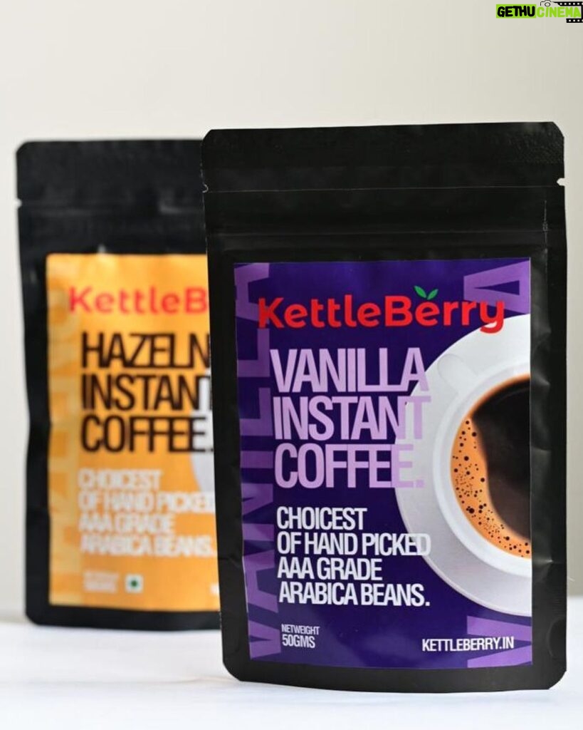 Saayoni Ghosh Instagram - It’s always a Good morning with @kettleberrycoffee ☕ Brew your own cup of instant coffee made with choicest of handpicked AAA grade arabica beans. Available in Vanilla, hazelnut, caramel & classic flavours! @deepbatra @coffeebreakkettleberry