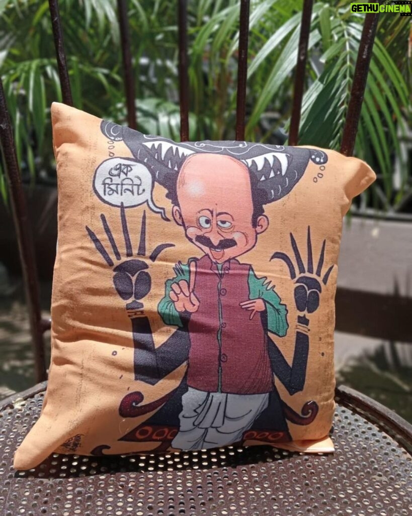 Saayoni Ghosh Instagram - Cool cushions by @shubhadesign . order your favourite classic Kolkata print..knock @shubha.mitra and @punammullick ✨