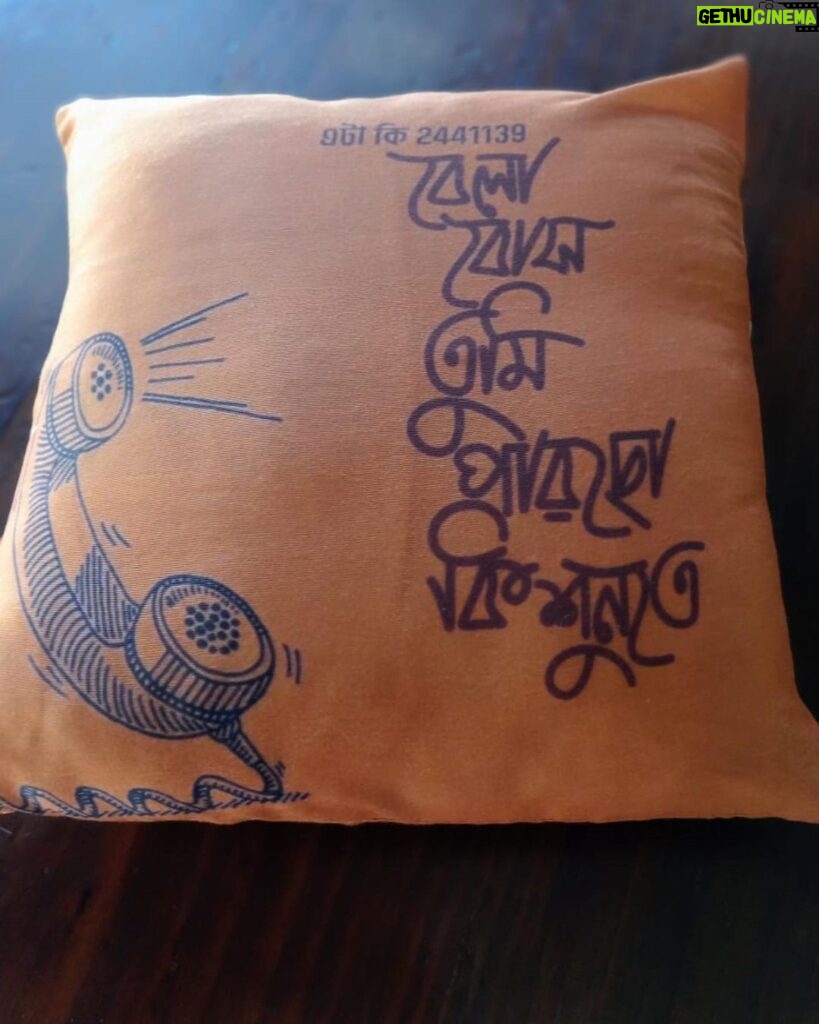 Saayoni Ghosh Instagram - Cool cushions by @shubhadesign . order your favourite classic Kolkata print..knock @shubha.mitra and @punammullick ✨
