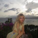 Sabrina Carpenter Instagram - comment if u own a mega yacht