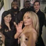 Sabrina Carpenter Instagram - i got my #GalaxyZFlip4 and i got all my girlsssss going hands free #TeamGalaxy #Ad