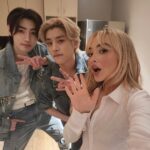 Sabrina Carpenter Instagram - i got my #GalaxyZFlip4 and i got all my girlsssss going hands free #TeamGalaxy #Ad