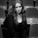 Sadie Sink Instagram - In Paris with @chanelofficial 🤍discovering the new Haute Couture collection by @virginieviard