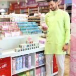 Sai Lokur Instagram - Husband suprises me with Miniso❤️ They have amazing diwali offers going on which you cant miss. You can choose from different fragrances, scented candles, diffusers, perfumes, car freshners and a lot more. Go check out thier store and have a happy and fun filled Diwali this year. Address - Shukrawar Peth Rd, opposite Millenium Garden- Party Lawns, near BSC Mall, Tilakwadi, Belagavi, Karnataka 590006 Phone: 090361 75108 #MinisoDiwaliVibe #diwaligifts #diwaligifting #diwalihampers #vlogger #influenceralert #shoppingday #husband #goodboy #goodvibesonly #miniso #surprise