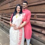 Sai Lokur Instagram - All decked up for Durga Pooja 😇 #durga #durgapooja #ambemaa #jaimatadi #maataji #navratri #maadurga #aigirinandini #trendingreels #trendingsongs #navratrireels #bengaligirl #bengalisaree #durgapuja #bhavani #aai #mahalakshmi #bengalicouple #husbandandwife #couplegoals