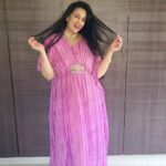 Sai Lokur Instagram - When your pregnancy glow is on point! Flaunting this gorgeous kaftan from @momswardrobe2020 [Pregnant, pregnancy, pregnant woman, mom to be, maternity, maternity wear, pregnancydiary] #pregnancyreels #pregnant #reelsindia #trendingreels #momtobereels #momtobe #pregnancyjournal #pregnanyjourney