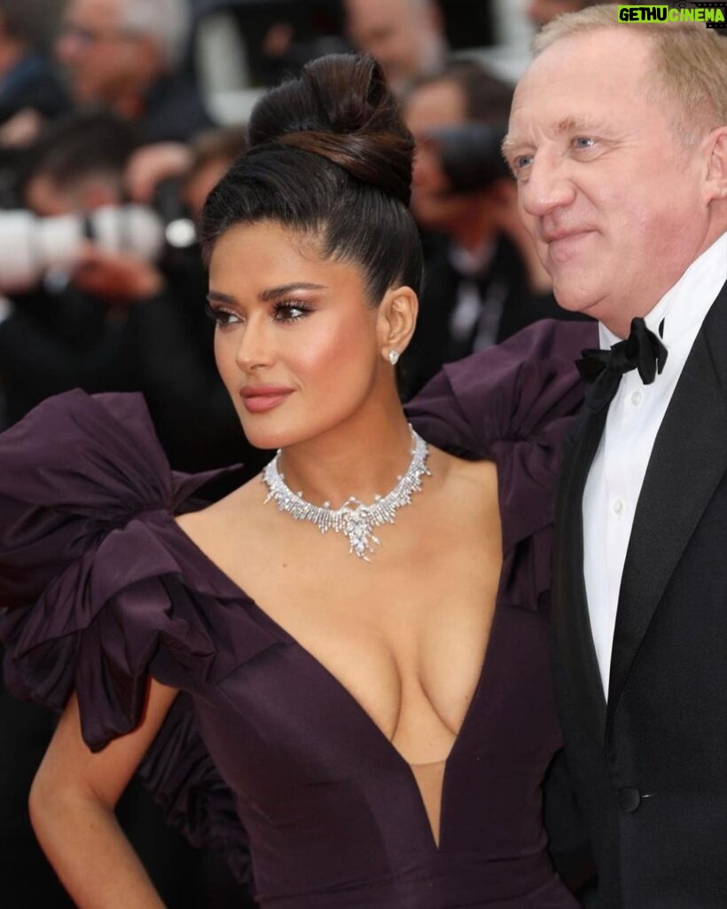 Salma Hayek Pinault Instagram - #aboutlastnight at the 76th annual Cannes Film Festival for the premiere of Killers Of The Flower Moon directed by @martinscorsese_ starring @leonardodicaprio, @lilygladstone & Robert de Niro. #Cannes2023 📸: @gersonlirio x @f2max & @gettyentertainment