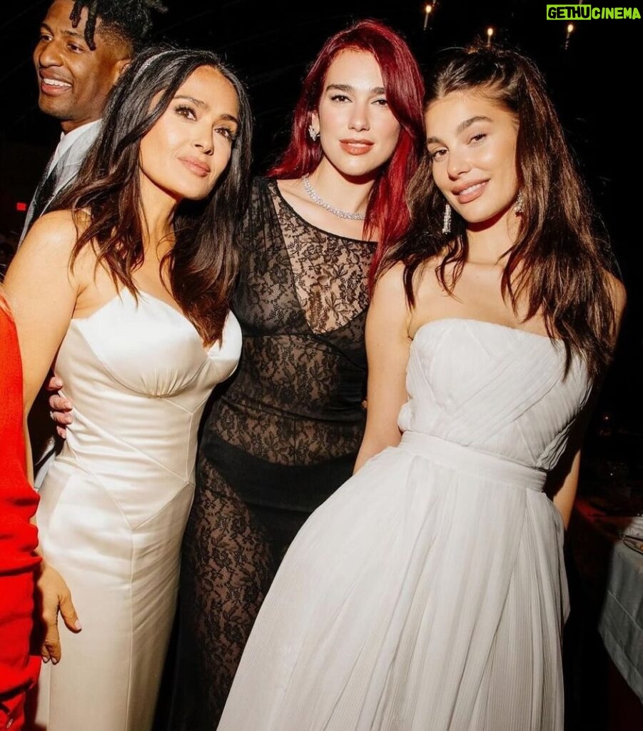 Salma Hayek Pinault Instagram - A beautiful night at the Academy Museum of Motion Pictures 3rd Annual Gala Presented by Rolex with some inspiring women across the industry @DuaLipa @camilamorrone 🌟 📸: @hunterabrams @strange.victory @gettyentertainment Emma McIntyre/Getty Images for Academy Museum of Motion Pictures