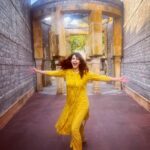 Saloni Khanna Instagram - This is who I really am. Jhalla , usually jumpy, not at all posy and sometimes wild (sometimes) Be who you are ! #lovingtoday #happykid
