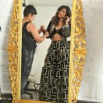 Saloni Khanna Instagram - This is my personality … but swipe for reality! #notapoet #forgoodreason Wearing @soniyagofficial 📷 @girishmason Styled @parul.gauba #happykid