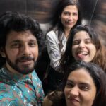 Saloni Khanna Instagram - DARE YOU TO NOT SWIPE LEFT, PUT YOUR PHONE AWAY & TALK TO LOVED ONES WAITING FOR YOUR ATTN! . . But looks like you won’t do that. You are incorrigible! Aren’t you. . . Embrace. Love. Kiss. Happy New Year . . #2024