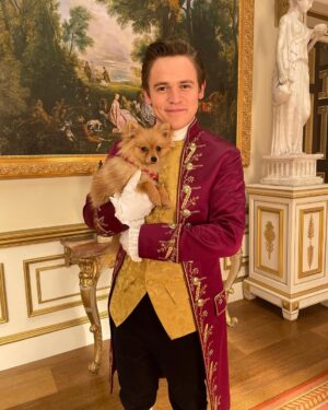 Sam Clemmett Instagram - I had a chat with @townandcountrymag about some behind the scenes moments on QC. And this is one with the real star #pompom 

Link in bio to our chat!