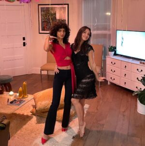 Samantha Robinson Instagram - Cheers to thirty! 🥂🎉