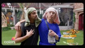 Samarth Jurel Instagram - Aoora aur Chintu ne milaaya haath. ‘Changu Mangu’ ki yeh jodi karne waali hai Bigg Boss ke ghar mein dhamaal. 😂

Dekhiye #BiggBoss17, Mon-Fri 10PM & Sat-Sun 9:30 PM sirf #Colors aur @officialjiocinema par.

#BB17 #BiggBoss
@beingsalmankhan

@hyundaiindia
@daburindialtd
@tresemmeindia
@feelthefizz
@chingssecret
@glancescreen
@harpic_india

@aoora69 @samarthjurel