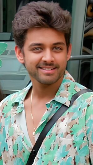 Samarth Jurel Instagram - Chaaron Taraf hain Samarth Ke Charche 🫶🏻 

He’s not just a person; he’s a phenomenon. Undoubtedly, he is the talk of the town 🗣️🎙️

@officialjiocinema @endemolshineind @colorstv 

#SamarthJurel #BBKingSamarth #TeamSamarth #Entertainer #BiggBoss17 #BB17
