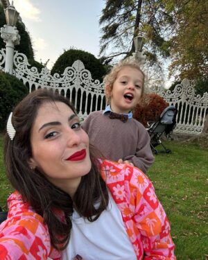 Sanem Bahçekapılı Instagram - 100. yıl hatırası 💯♥️🌹