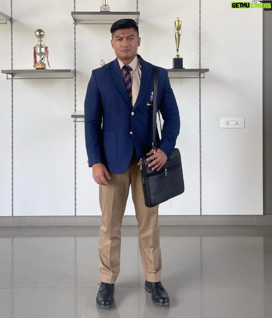 Sangay Tsheltrim Instagram - Avinash Kamath & Gurung, Royal Military College of Science, England. “The Freelancer” is currently streaming on @disneyplushotstar , Top thriller series of 2023. #freelancer #soldier