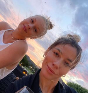 Sarah Felberbaum Instagram - You and Me throughout the years, around the world, together. More than friends, more than we could have imagined. A love that belongs to you&me and no one else. 

Auguri piccoletta mia. Grazie della fiducia che mi hai dato negli anni, dell’amore folle che mi dimostri e che mi fa sentire speciale e mi ha reso una persona migliore. 

Non vedo l’ora di vedere come continuerà questa fantastica avventura. 

#gaia18 #buddies #tiamo
@gaiaaderossi ❤️