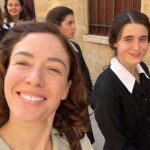 Sarah Felberbaum Instagram - Foto random Di una bellissima avventura. Ieri abbiamo terminato le riprese del film Tina Anselmi. Sono stati 23 giorni intensi, folli, stancanti e divertenti. E senza ogni singola persona che è stata con me, non ce l’avrei mai fatta. Non riuscirò mai a mettere tutti i tag, quindi Se vi capita di leggere questo post, sappiate che vi porterò con me. Ognuno di voi. Questo è stato il lavoro più importante e difficile che io abbia mai affrontato e stamattina non mi sono svegliata stanca ne triste ne confusa. Ma piena. Piena di orgoglio e soddisfazione. Grazie vita per le continue sorprese. Castelfranco Veneto