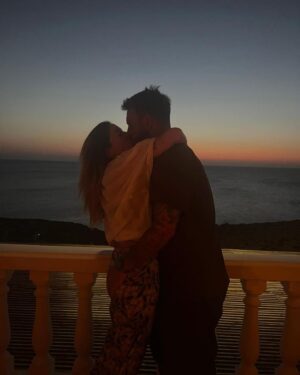 Sarah Felberbaum Instagram - Tu mi hai regalato la vita. Sei il mio sorriso. La mia felicità. Il mio tutto. 

Buon compleanno amore mio. 
Ti amo ogni giorno di più.
