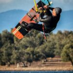 Sarp Levendoğlu Instagram - Pire Ferhat 🤸‍♀️@gaastra_tabou_international @sofasurfshop #kitesurf #kitesurfer #sarplevendoğlu #kitesurfing 81 Kite Club Ayvalik