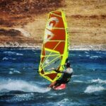 Sarp Levendoğlu Instagram - Önünü Görmeden sollama, Evine Acı Haber Yollama☄️🤣🤣🤣🤣🤣🤣🤣🤣🤣🤣 @sofasurfshop @mysticturkiye @mysticboarding @bubisurfschool @gaastra_tabou_international #alaçatı #windsurfing #windsurf #nefes #sarplevendoğlu #lodos Bu Bi Sörf Okulu