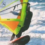 Sarp Levendoğlu Instagram - Kafanı Kaldırıma Sürter Çıkan Kıvılcımla Sigaramı Yakarım💥💥💥💥💥💥 @gaastra_tabou_international @sofasurfshop @gokselguner @bubisurfschool #çeşme #windsurf #windsurfing #adrenalin #sörf #sarplevendoğlu Pırlanta koyu