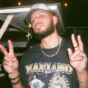 Sarunas J. Jackson Instagram - ✌🏽😬✌🏽
#BigUnc