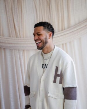 Sarunas J. Jackson Instagram - Just wanna do fly sh*t w/ my cub 👨‍👧🐻
@honorthegift 

📸 @themiikec 
Studio: @thecastudio