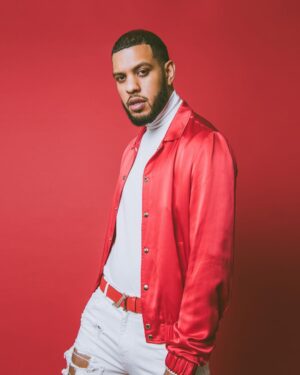 Sarunas J. Jackson Instagram - So I did a shoot w/ @muzethemag 😎@laurentakespix had me feeling like a MODEL model 😂 🤙🏽
#DecemberIssue 

Hair&Make Up: @kimmieshaye wardrobe stylist:@jamar_hart @eagleeyefashionproduction
 Location: @ohshootstudio