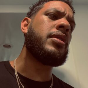 Sarunas J. Jackson Instagram - This was minutes after officially wrapping my role as ‘Dro’ for good 🥺 with my @insecurehbo 
I couldn’t get the words out because words do no Justice. 
Honored. Grateful. Loved. Just so much to say.. but I will say THANK YOU!! Thank you my @insecurehbo family and thank you to the beautiful people who supported. CHANGED MY LIFE 🙏🏽💙
#InsecureHBO #Dro #Grateful