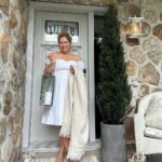 Saskia Thuot Instagram - Je vous souhaite un merveilleux week-end 🤍 #we #été @portesfenetresisothermic @decorsveronneau @suzyshierofficial @balmy_towels @couvreplanchersmariolarocque @club_tissus @decorsignejulieboulanger
