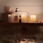 Saskia Thuot Instagram - Ce dont j’avais besoin🤍 @selvrituel #breathe #bath #metime