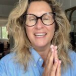 Saskia Thuot Instagram - Sans artifice, tout en douceur. Un message qui vient du coeur en cette semaine de la “journée sans maquillage” 🤍 @groupeequilibre #journeesansmaquillage #selflove #naturelbeauty