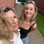 Saskia Thuot Instagram - Juillet🤍 Beaucoup de précieux amis. Merci d’être dans ma vie. De la bonne bouffe, des fous rires, un super show grâce à Drake et à travers tout ça, des moments de solitude qui font aussi du bien🤍 #saskiaclub #choyee #july