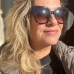 Saskia Thuot Instagram - Quel bonheur j’ai de vous offrir, grâce à @irisvisualgroup 25% de rabais sur les solaires sans prescription. Utilisez le code : SASKIA25 sur le site iris.ca 😎Faites-vite ça se termine le 26 novembre. Je porte ici fièrement mes nouvelles Longchamp☺️ #ambassadriceiris #irisgroupevisuel #mavisioniris #lunettes #solaires #vendredifou *Avant les taxes. Aucun achat minimum requis. Ne s’applique pas aux lunettes solaires Zeal, Maui Jim et RKS pour enfants ou Clips-Ons. Ne peut être jumelée à aucune autre offre, promotion ou Avantages IRIS.