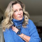 Saskia Thuot Instagram - Saviez-vous que le 19 novembre est la Journée québécoise de la sensibilisation au cancer de la prostate? Il s’agit du cancer masculin le plus répandu et il est primordial d’en parler. En soutien à tous les québécois atteints de la maladie. Achetez et portez votre nœud papillon @procureqc sur boutique.procure.ca 🦋 Les fonds amassés aujourd’hui et tout au long de la campagne #Noeudvembre sont investis ici même au Québec pour financer des projets de recherche de classe mondiale. Merci de vous joindre à moi pour cette campagne chère à mon coeur. Ensemble, luttons avec style contre le cancer de la prostate! #procure #noeudvembre