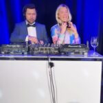 Saskia Thuot Instagram - Tous sur notre 36 pour la soirée Affaire papillon #noeudvembre pour amasser des fonds pour la recherche et encore plus, pour le cancer de la prostate. Grace à vous 1 250 000$ amassés au total. Merci 🙏🏼💙🦋 @procureqc @laurentproulx @marinabastarache @com_lou @kevinraphael21 @winston_mcquade @bertrandgodin @chloedufourlapointe @casinotte @chantalmachabee @andreanne_gauthier @ameliebruneaulongpre et encore + de beaux humains💙